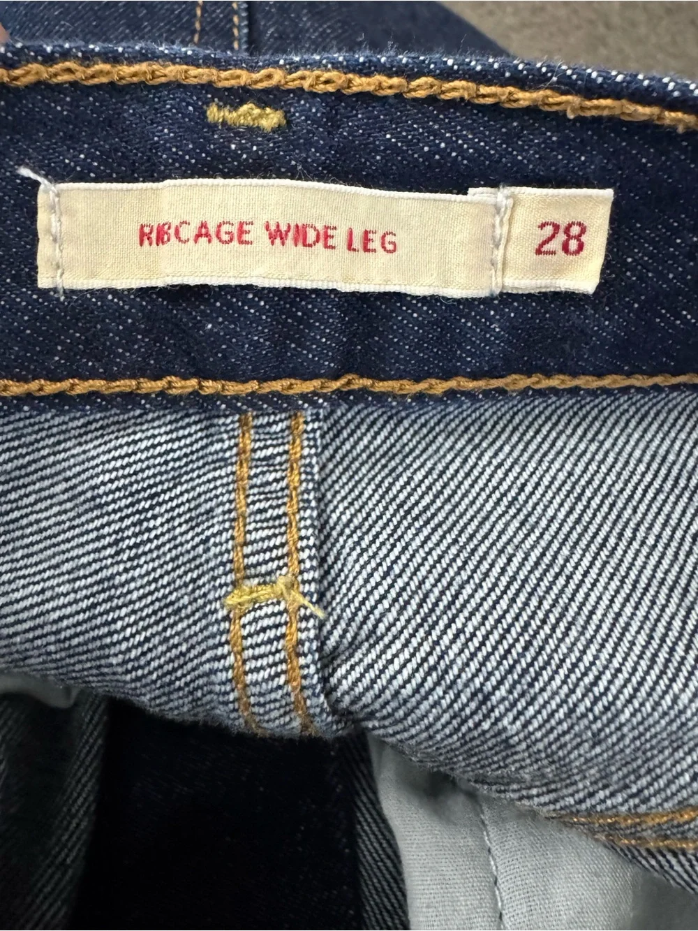 Levi’s Premium Ribcage Wide Leg Dark Wash Size 28 - Picture 3 of 5